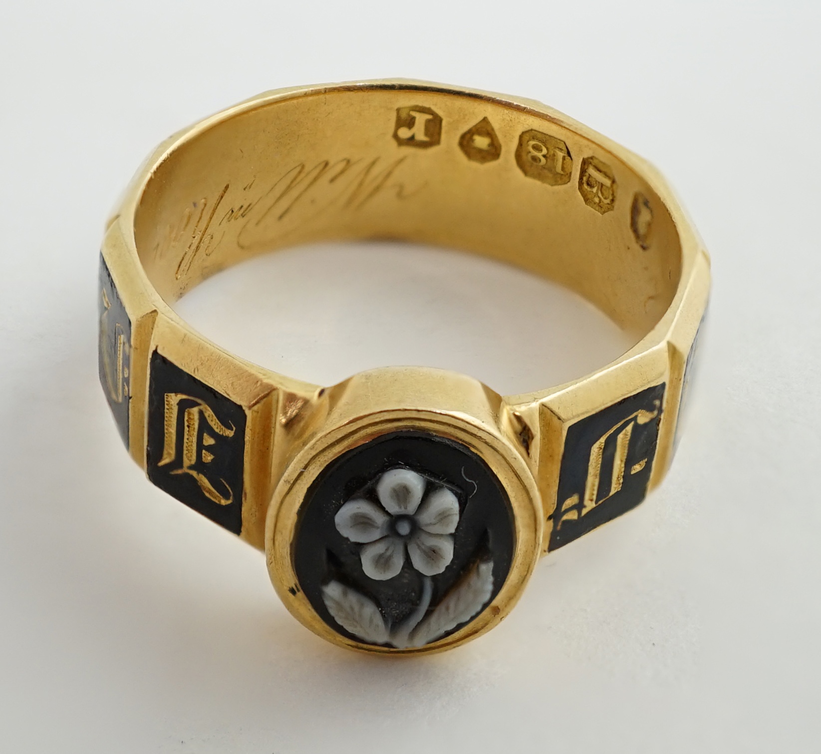 A William IV 18ct gold and enamel memorial ring